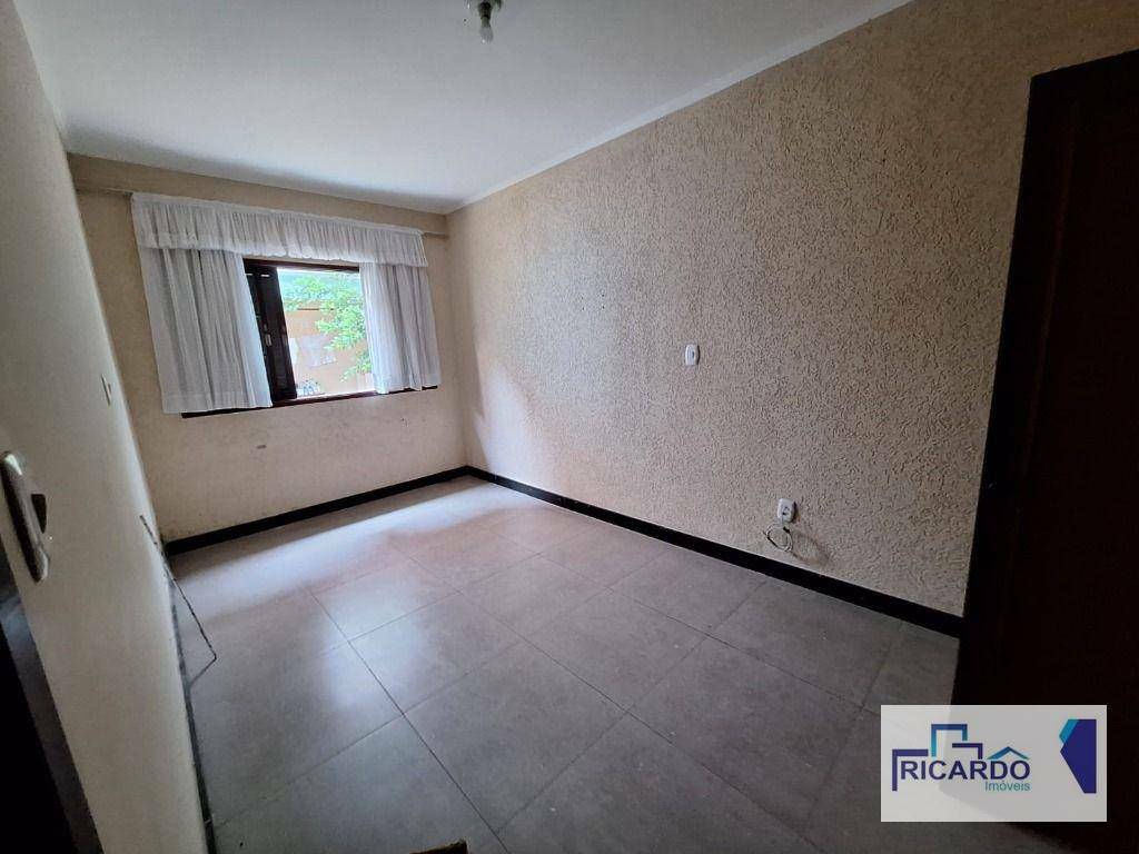 Casa à venda com 4 quartos, 300m² - Foto 26