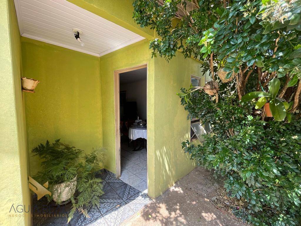 Casa à venda com 2 quartos, 130m² - Foto 2