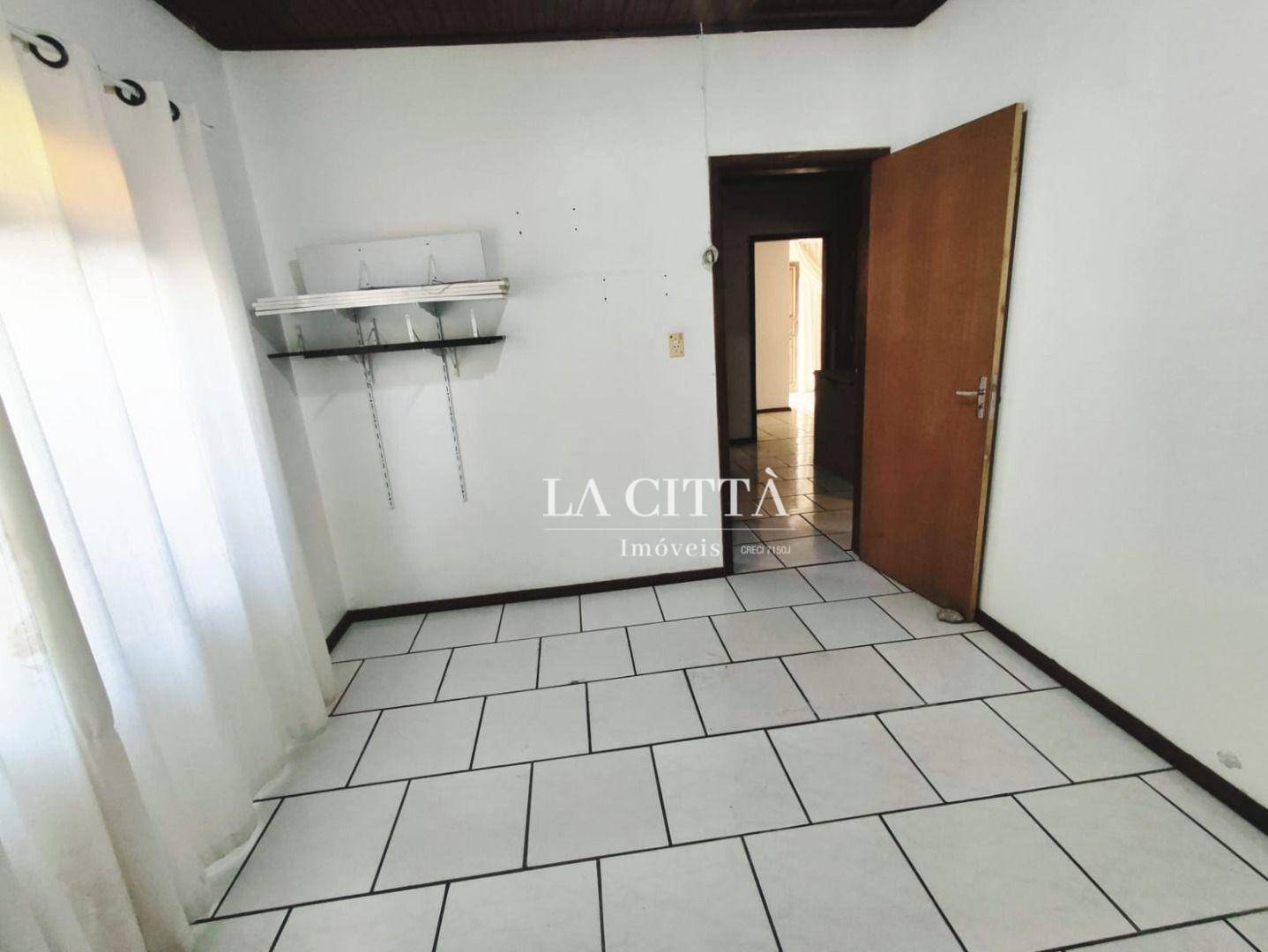Casa à venda com 3 quartos, 254m² - Foto 11