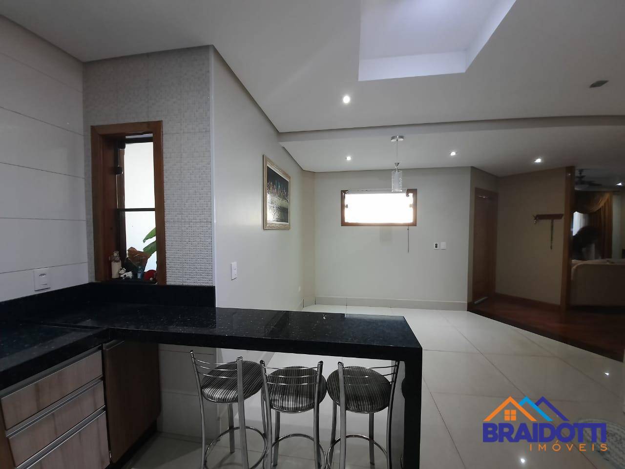 Casa à venda com 4 quartos, 284m² - Foto 11