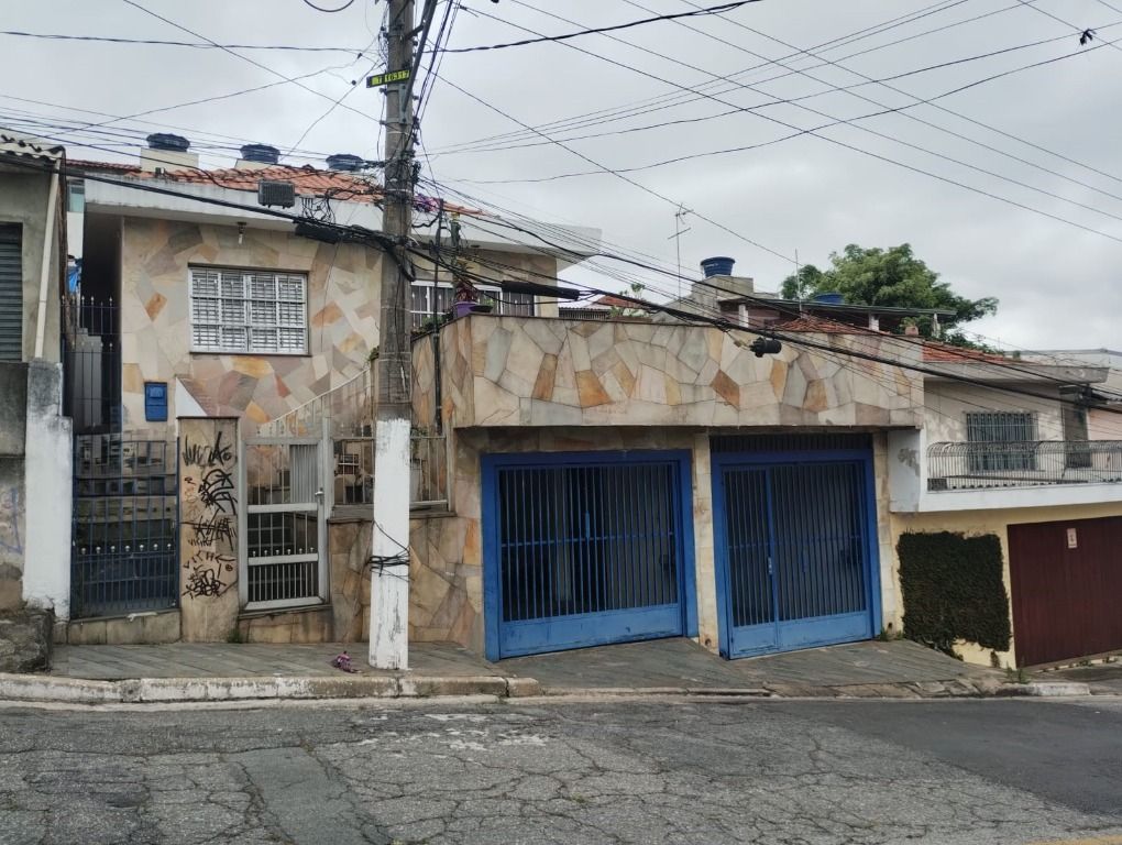 Sobrado à venda com 3 quartos, 212m² - Foto 1