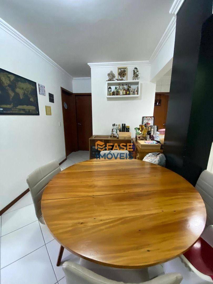 Apartamento à venda com 2 quartos, 66m² - Foto 2