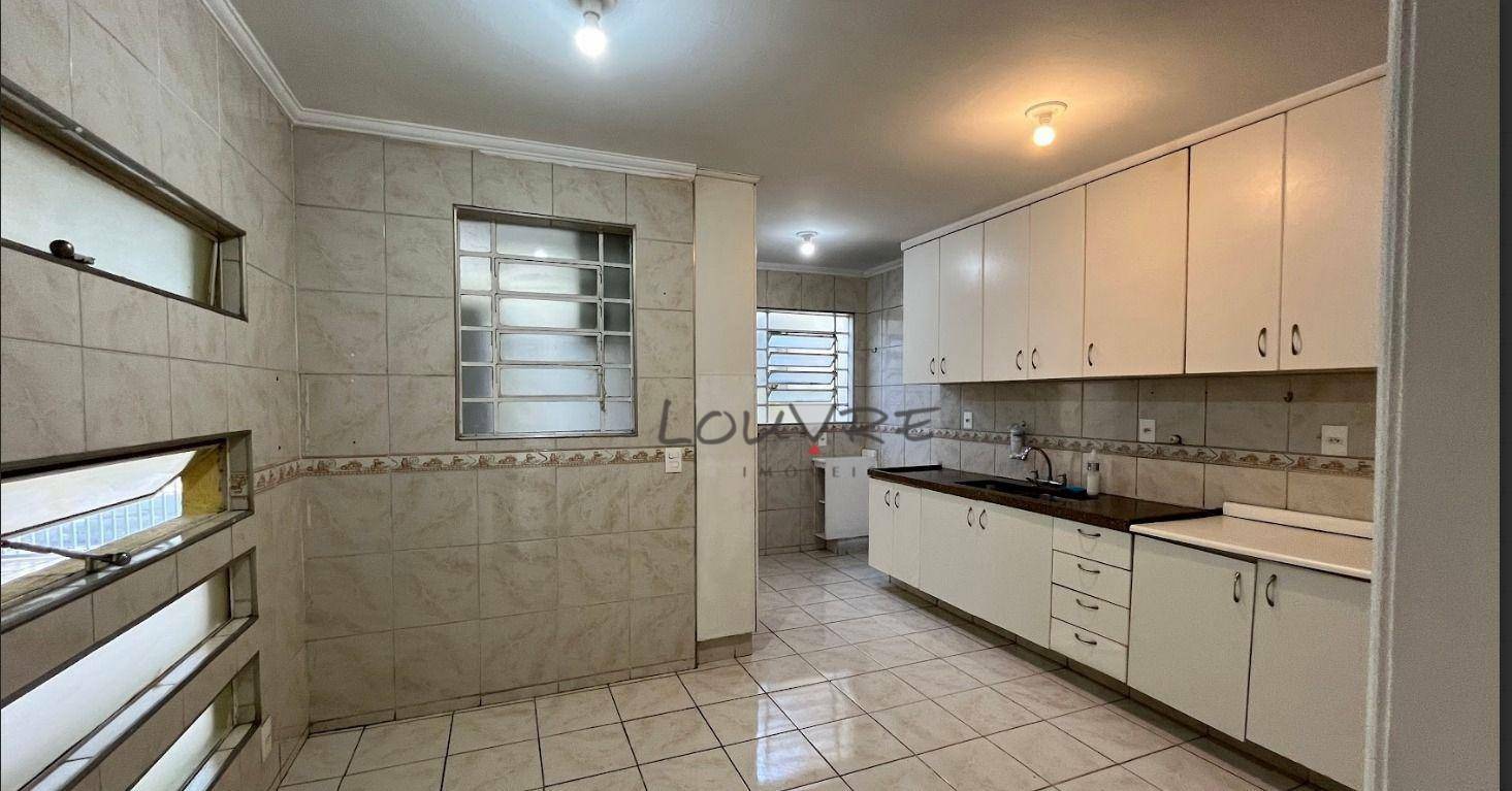 Casa para alugar com 3 quartos, 200m² - Foto 15