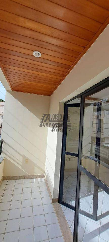 Apartamento à venda com 3 quartos, 120m² - Foto 2