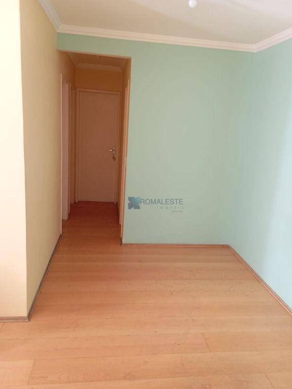 Apartamento à venda com 3 quartos, 64m² - Foto 2