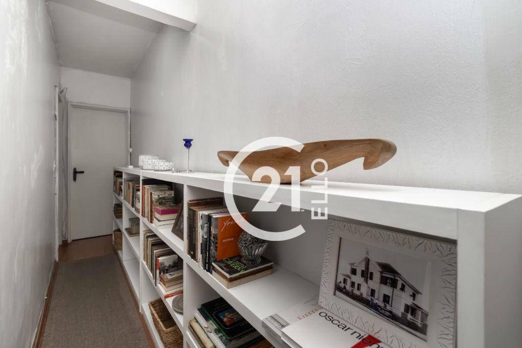 Apartamento à venda com 2 quartos, 67m² - Foto 11