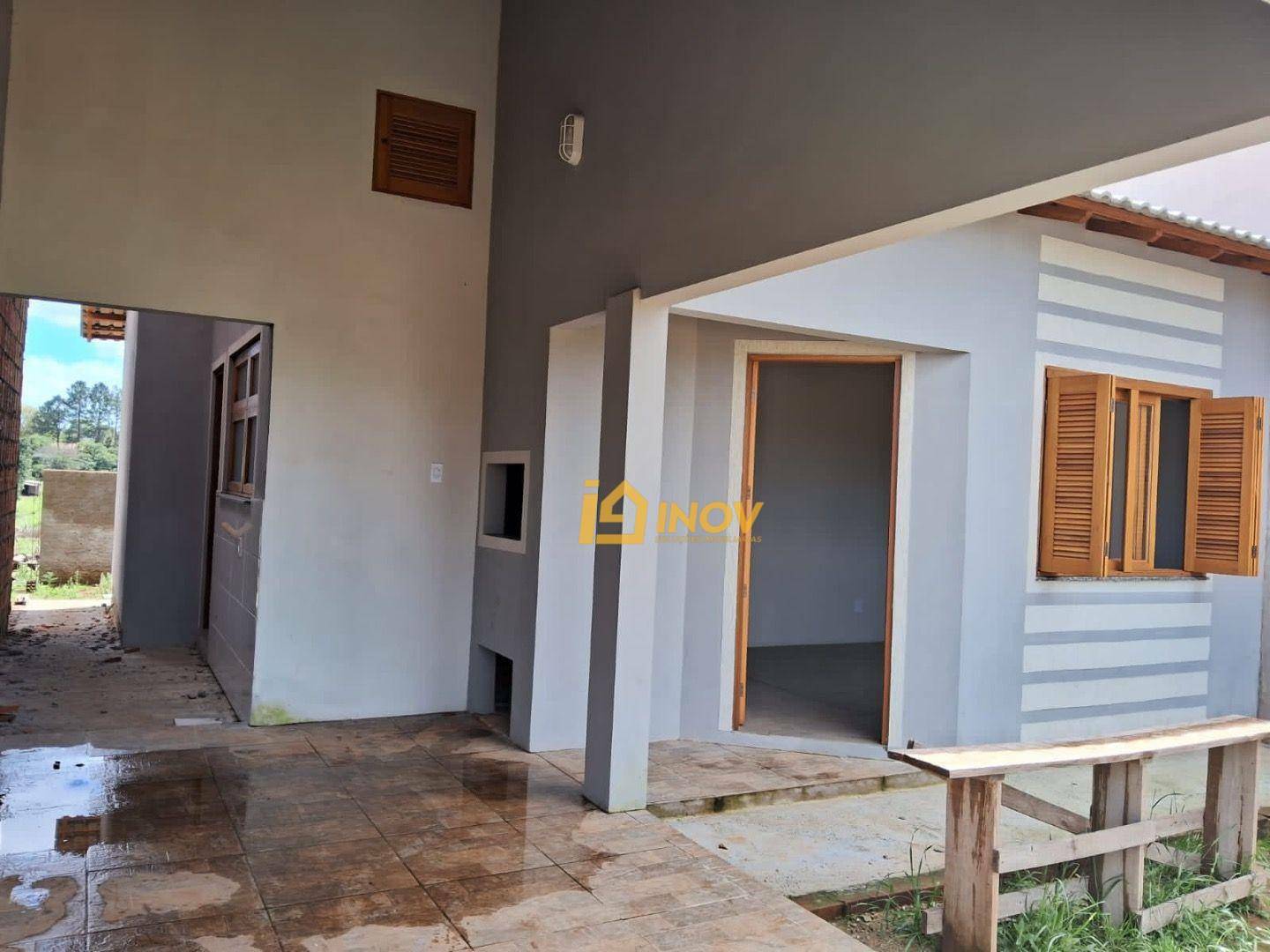 Casa à venda com 2 quartos, 70m² - Foto 4