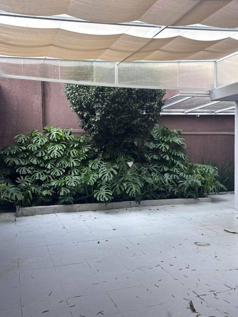 Casa à venda e aluguel com 6 quartos, 350m² - Foto 8