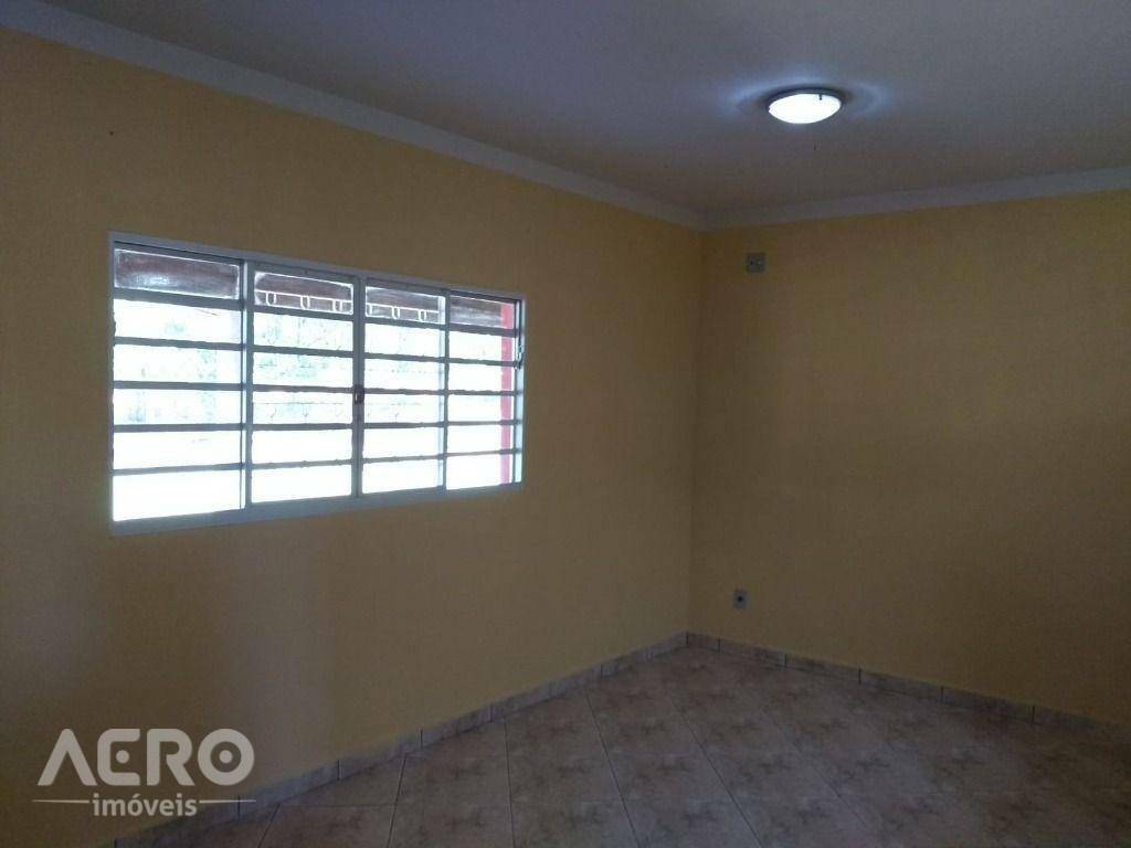 Chácara à venda com 8 quartos, 1000m² - Foto 36