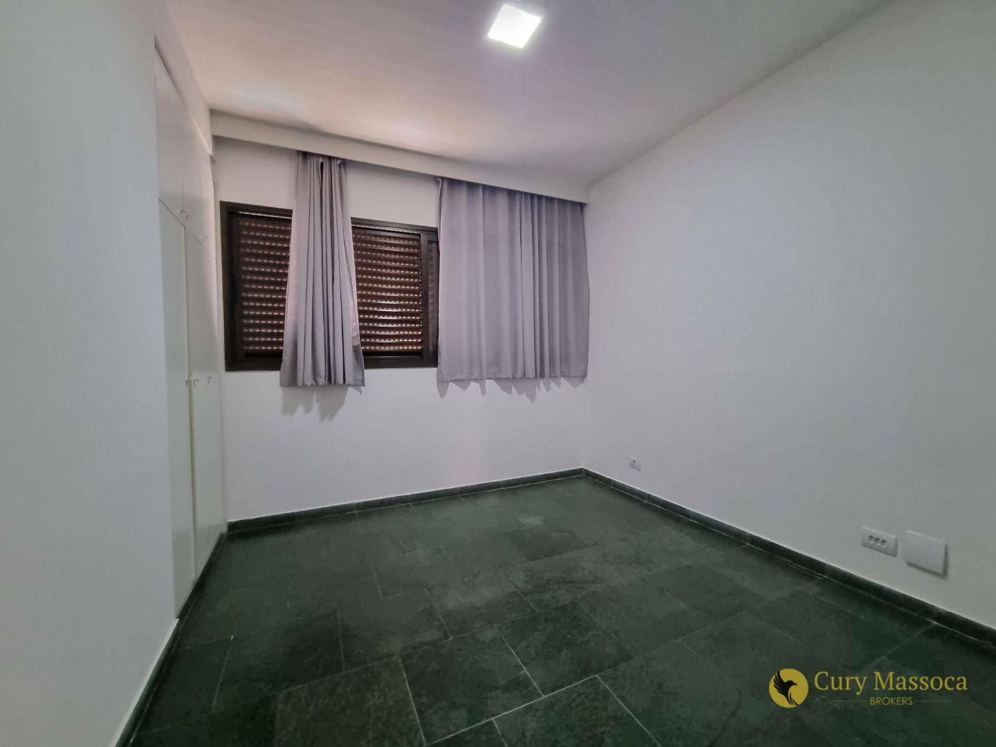 Apartamento para alugar com 3 quartos, 95m² - Foto 16