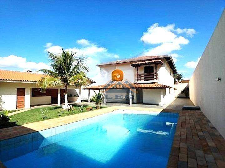 Casa, 3 quartos, 302 m² - Foto 1