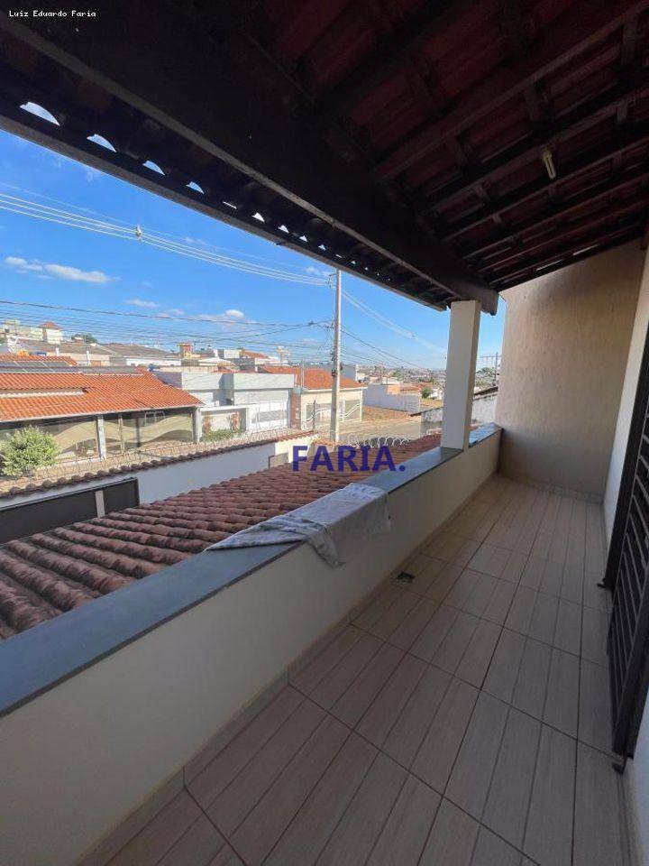 Casa à venda com 4 quartos, 200m² - Foto 27