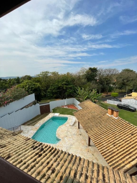 Casa de Condomínio à venda com 4 quartos, 380m² - Foto 1