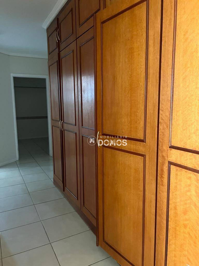 Apartamento para alugar com 4 quartos, 315m² - Foto 13