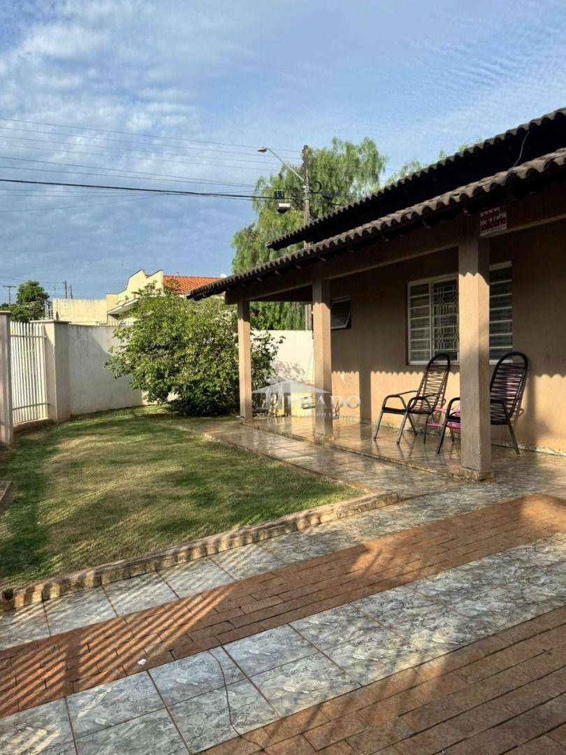 Casa à venda com 3 quartos, 137m² - Foto 2