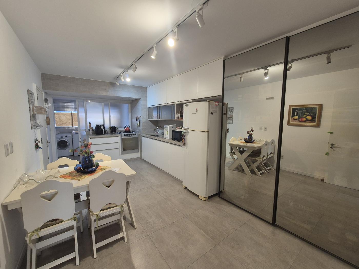 Apartamento à venda com 3 quartos, 158m² - Foto 9