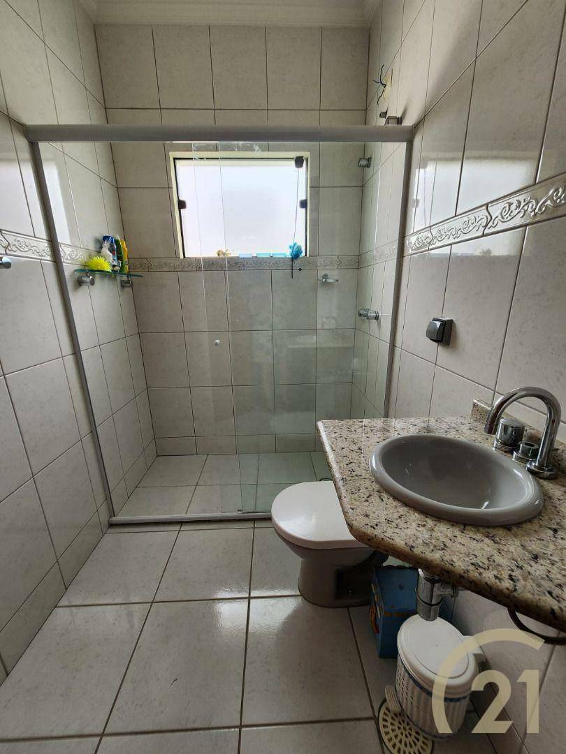 Casa de Condomínio para alugar com 4 quartos, 290m² - Foto 23