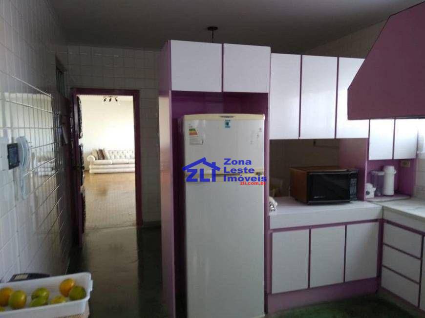 Apartamento à venda com 3 quartos, 202m² - Foto 2