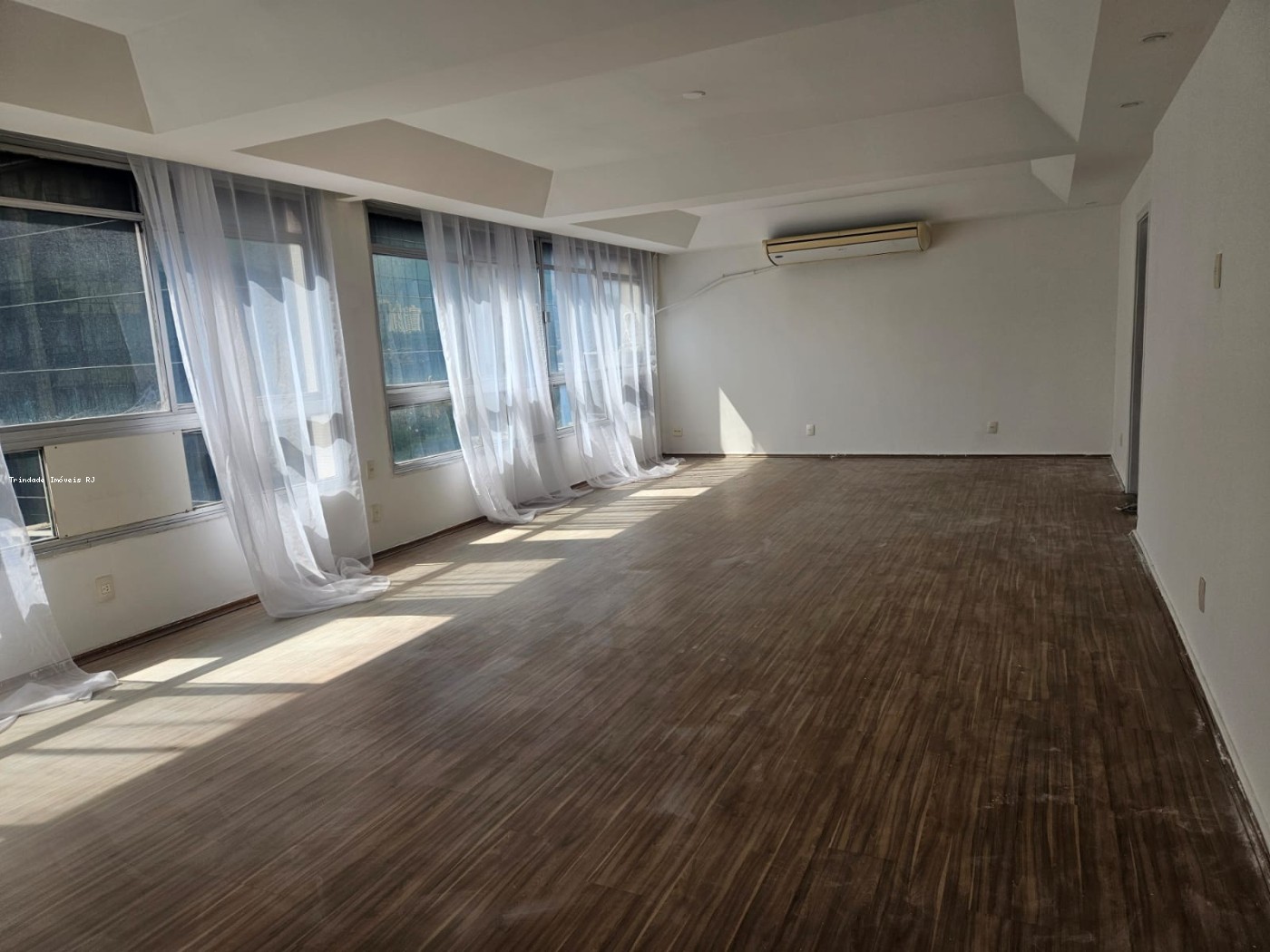 Apartamento para alugar com 4 quartos, 200m² - Foto 4