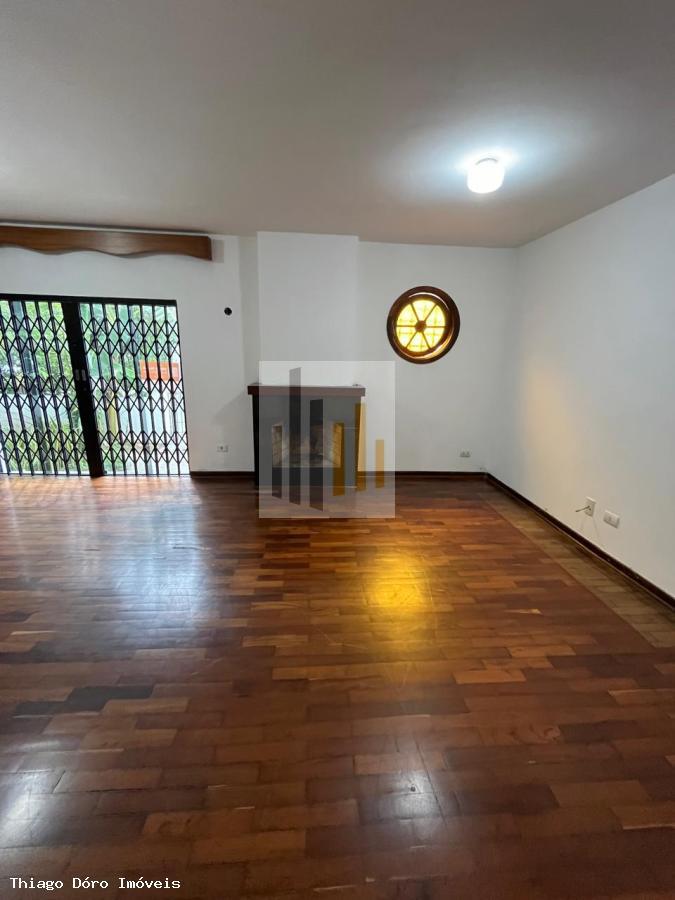 Sobrado à venda com 3 quartos, 137m² - Foto 2