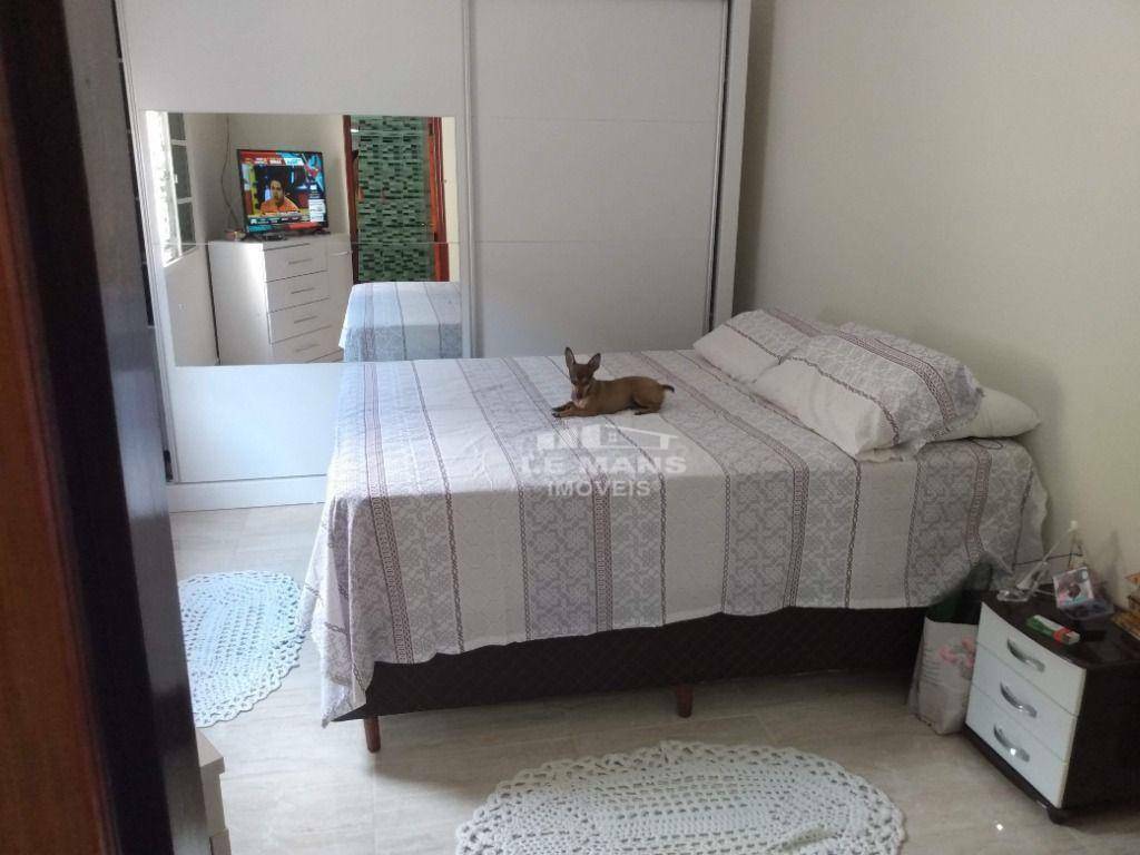 Casa à venda com 3 quartos, 200m² - Foto 18