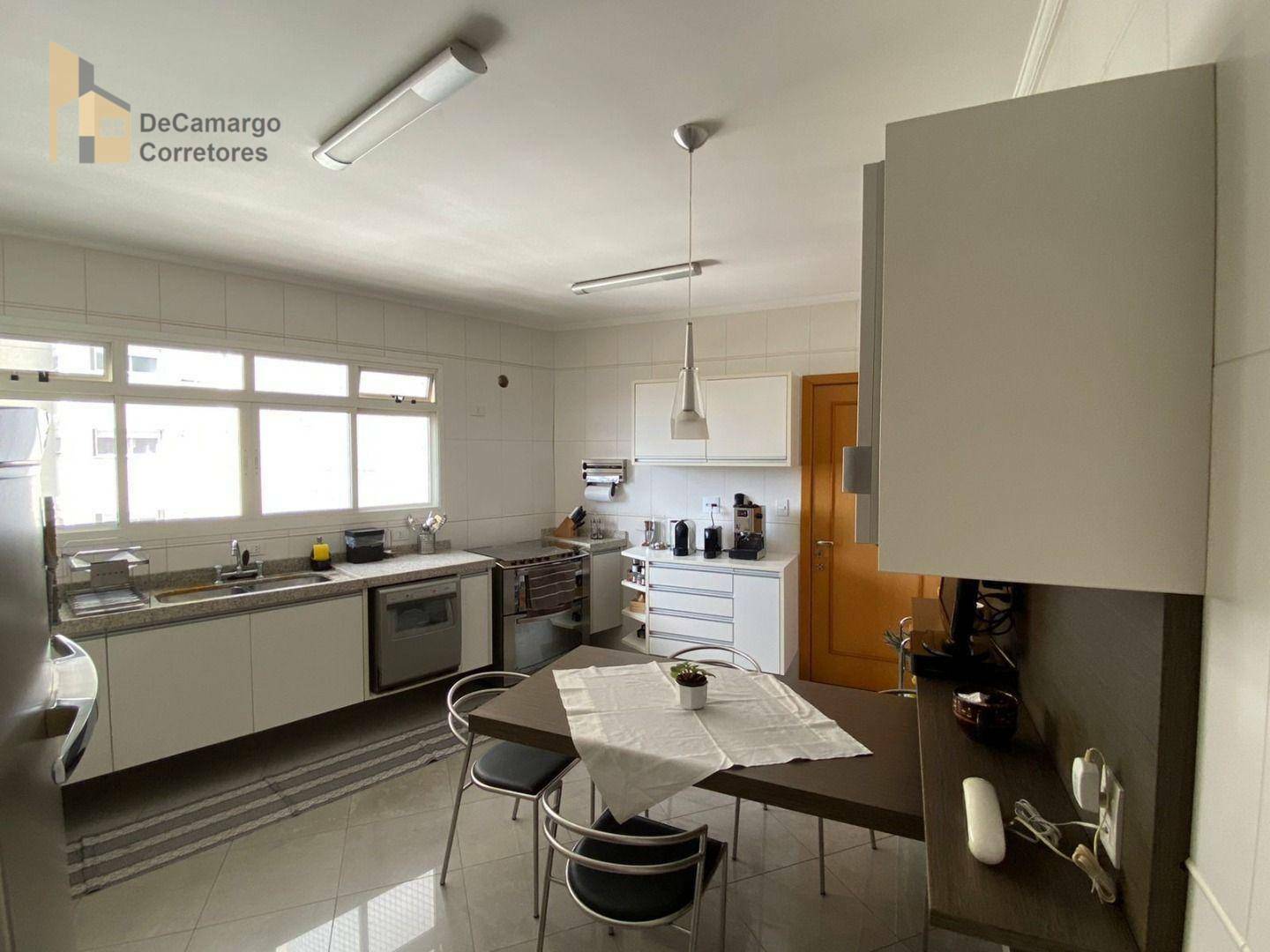 Apartamento à venda com 3 quartos, 239m² - Foto 4