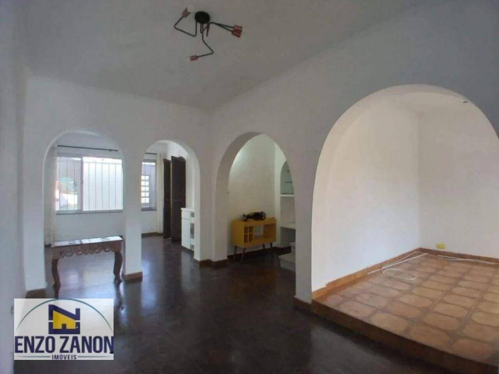 Sobrado para alugar com 3 quartos, 200m² - Foto 2