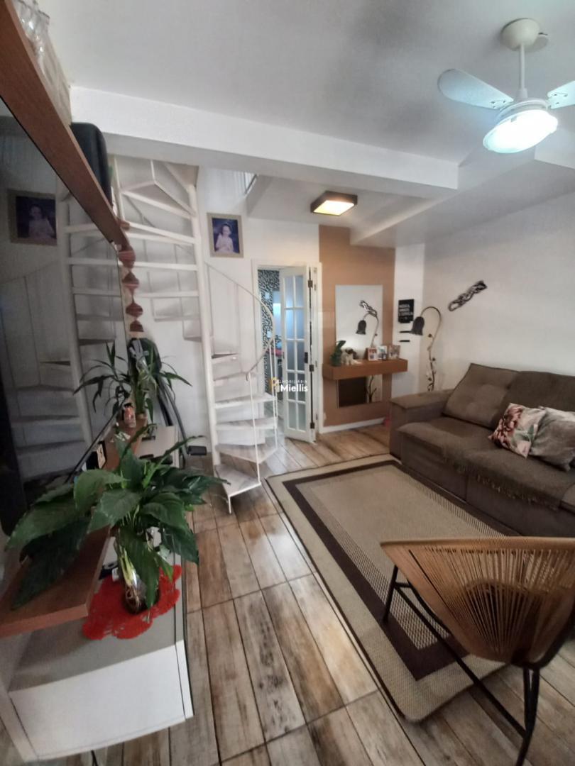 Casa à venda com 2 quartos, 50m² - Foto 3