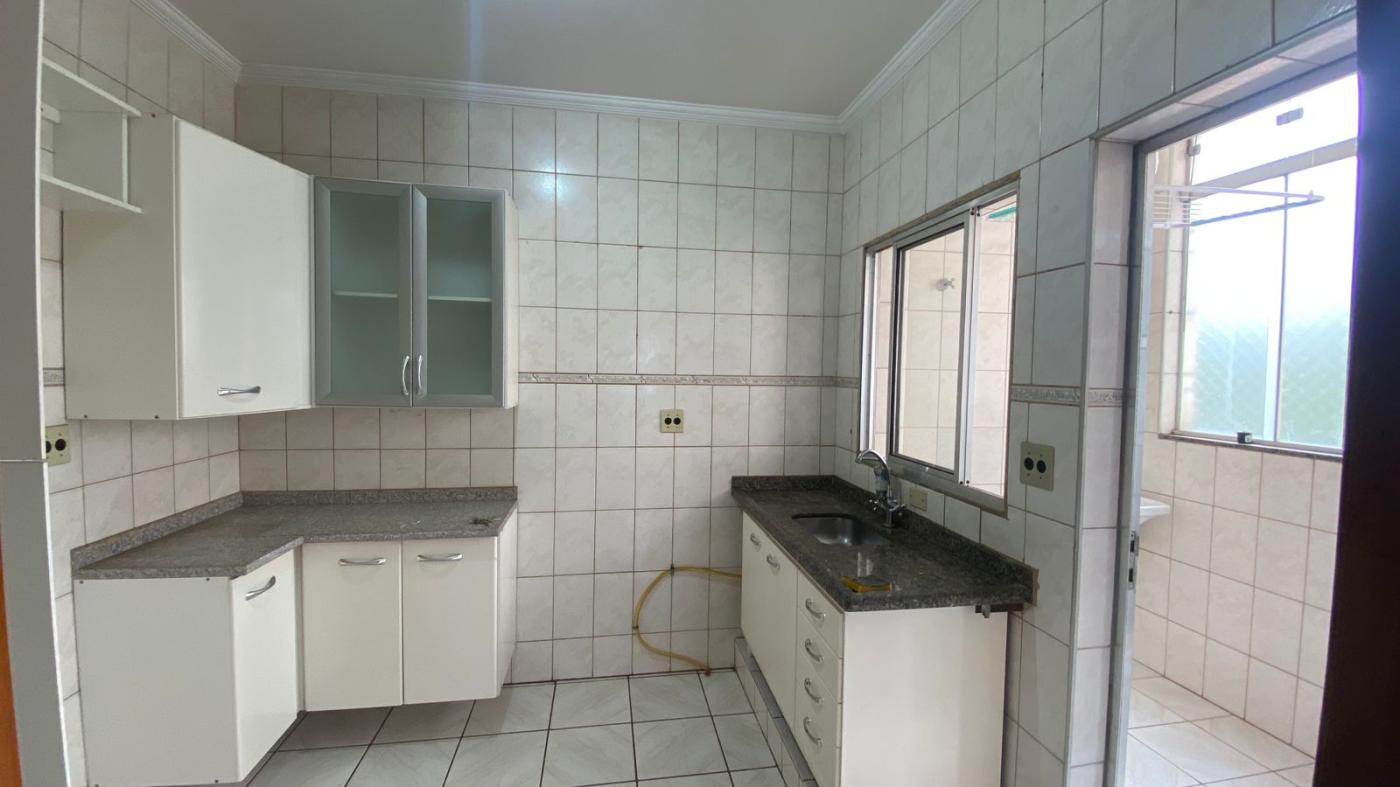 Apartamento para alugar com 2 quartos, 65m² - Foto 17