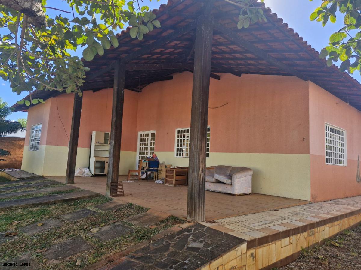 Casa de Condomínio à venda com 3 quartos, 200m² - Foto 2