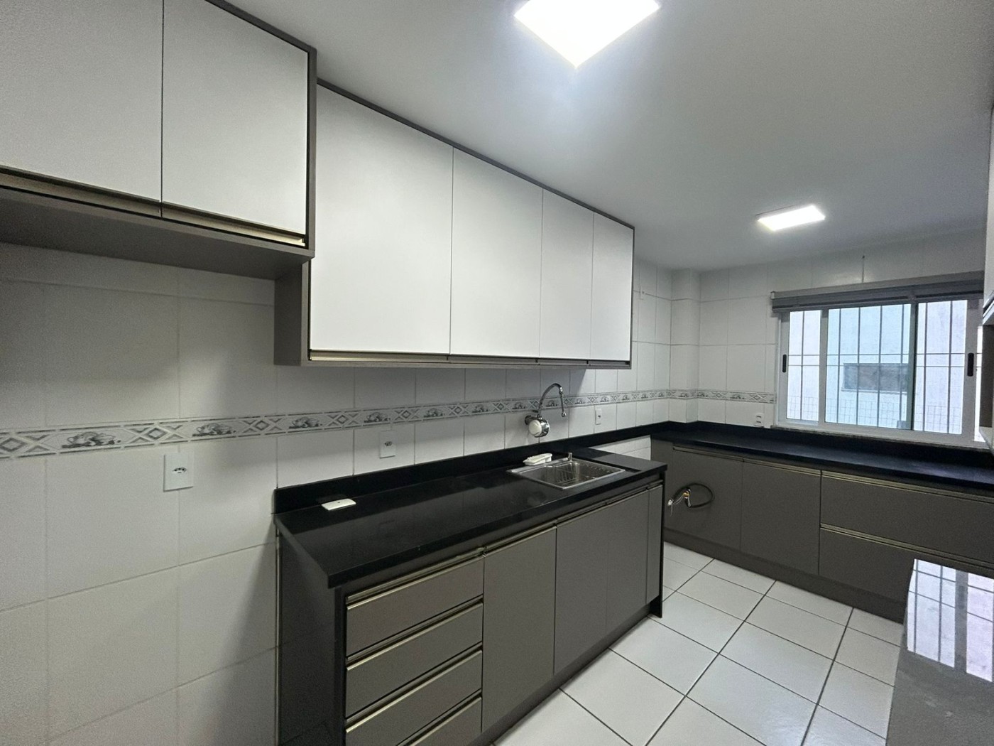 Apartamento para alugar com 2 quartos, 72m² - Foto 11