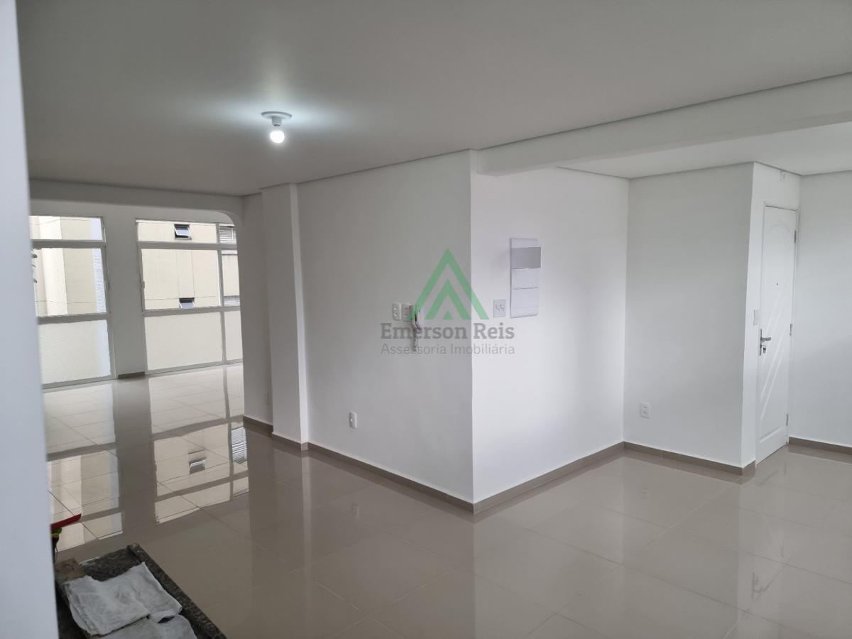 Apartamento à venda com 3 quartos, 135m² - Foto 3