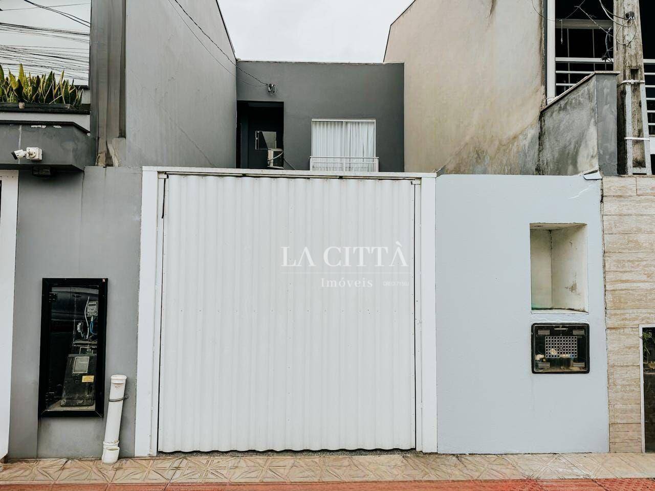 Casa à venda com 2 quartos, 60m² - Foto 1