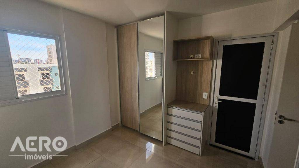 Apartamento para alugar com 2 quartos, 77m² - Foto 4