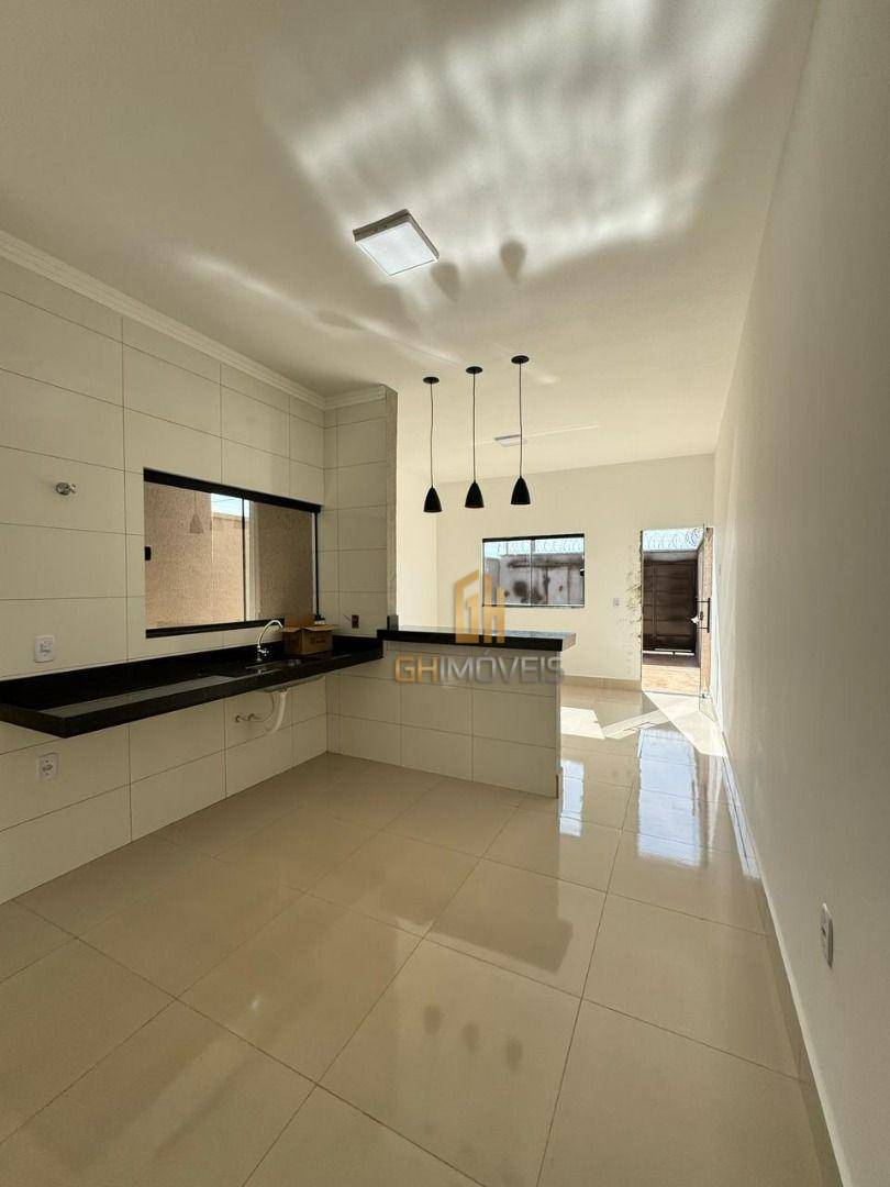 Casa à venda com 2 quartos, 65m² - Foto 2