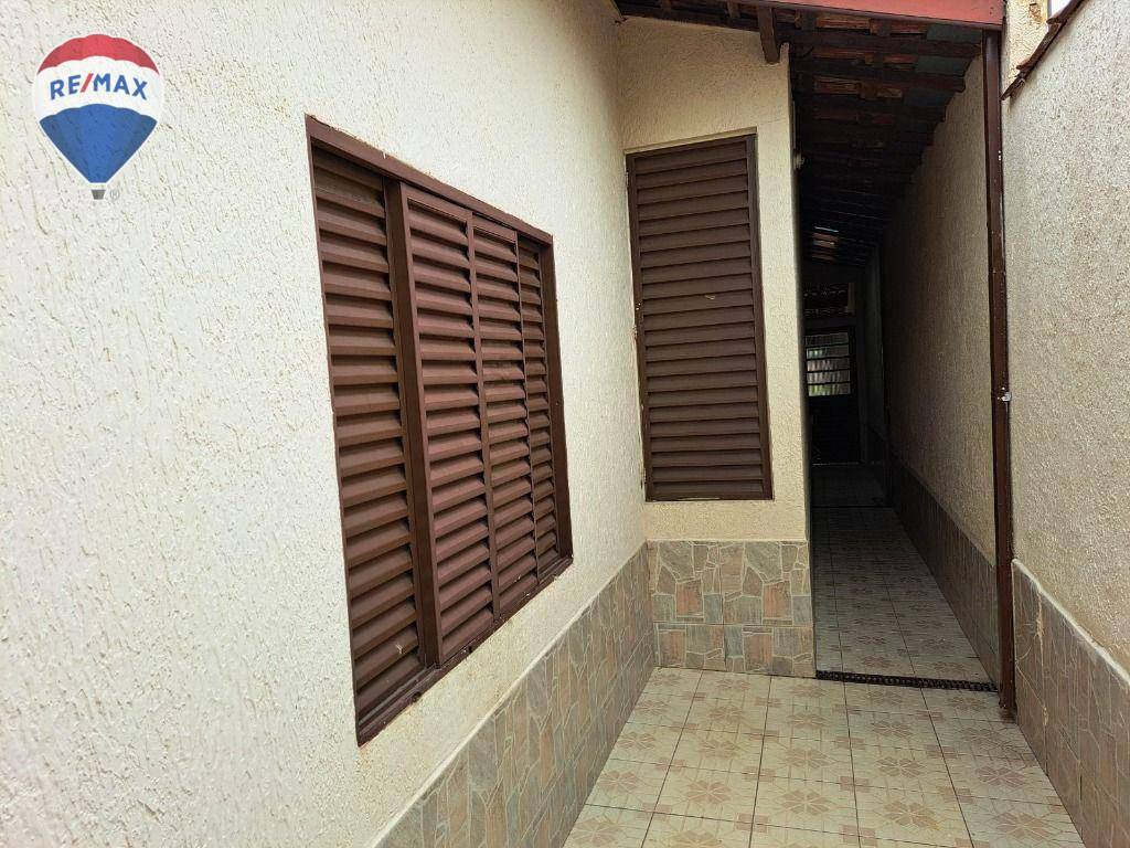 Casa à venda com 2 quartos, 62m² - Foto 9