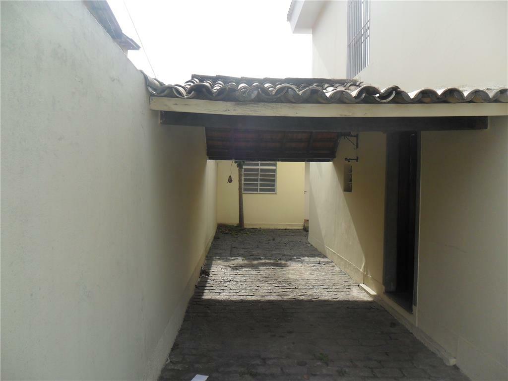 Sobrado à venda e aluguel com 3 quartos, 200m² - Foto 28