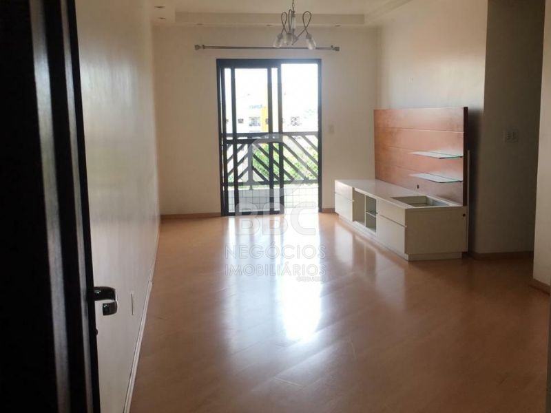 Apartamento à venda com 2 quartos, 80m² - Foto 4