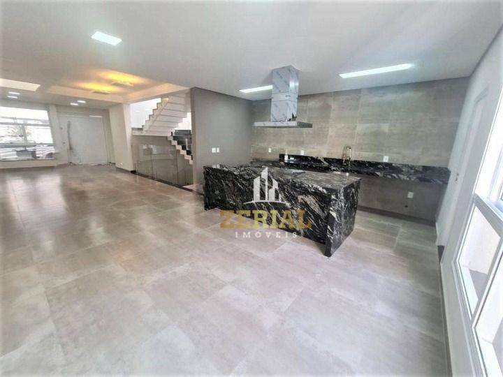 Sobrado à venda com 3 quartos, 300m² - Foto 1