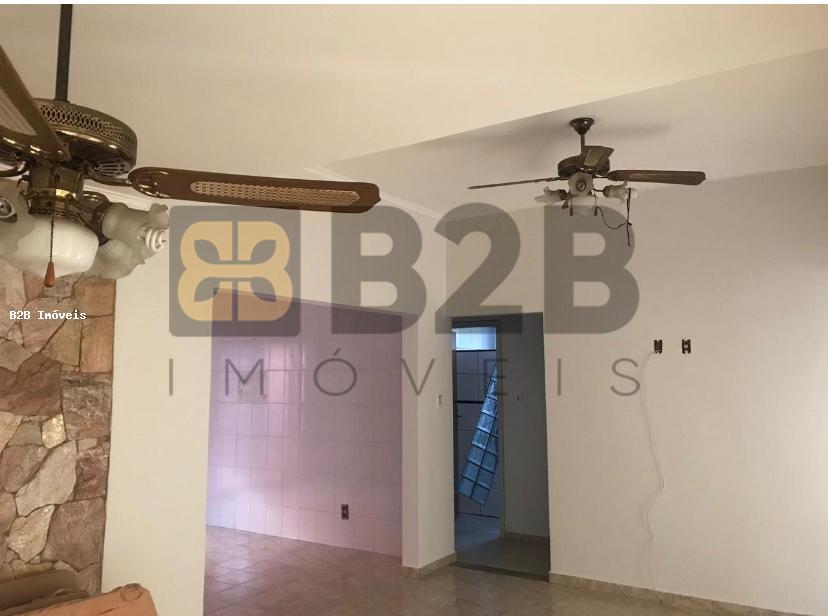 Casa à venda com 4 quartos, 280m² - Foto 3