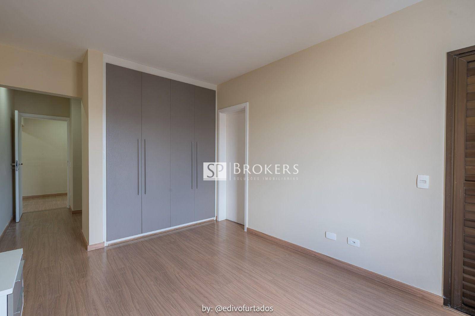 Apartamento para alugar com 3 quartos, 185m² - Foto 16