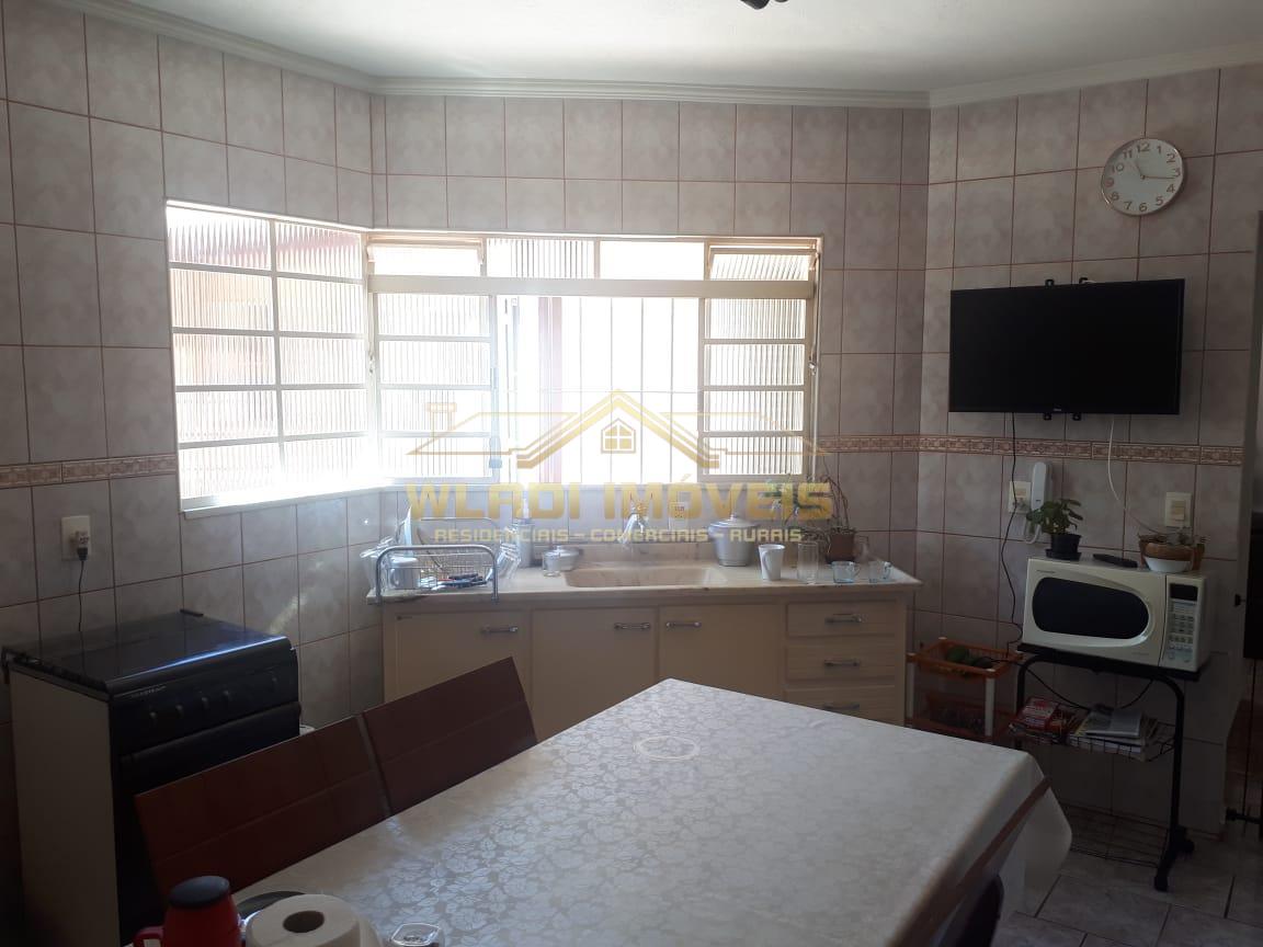 Casa à venda com 2 quartos, 220m² - Foto 13