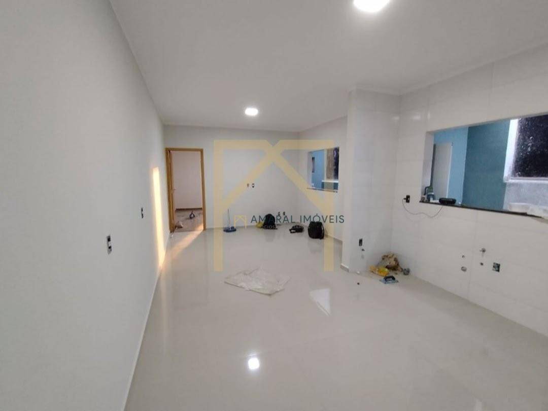 Casa à venda com 3 quartos, 107m² - Foto 4