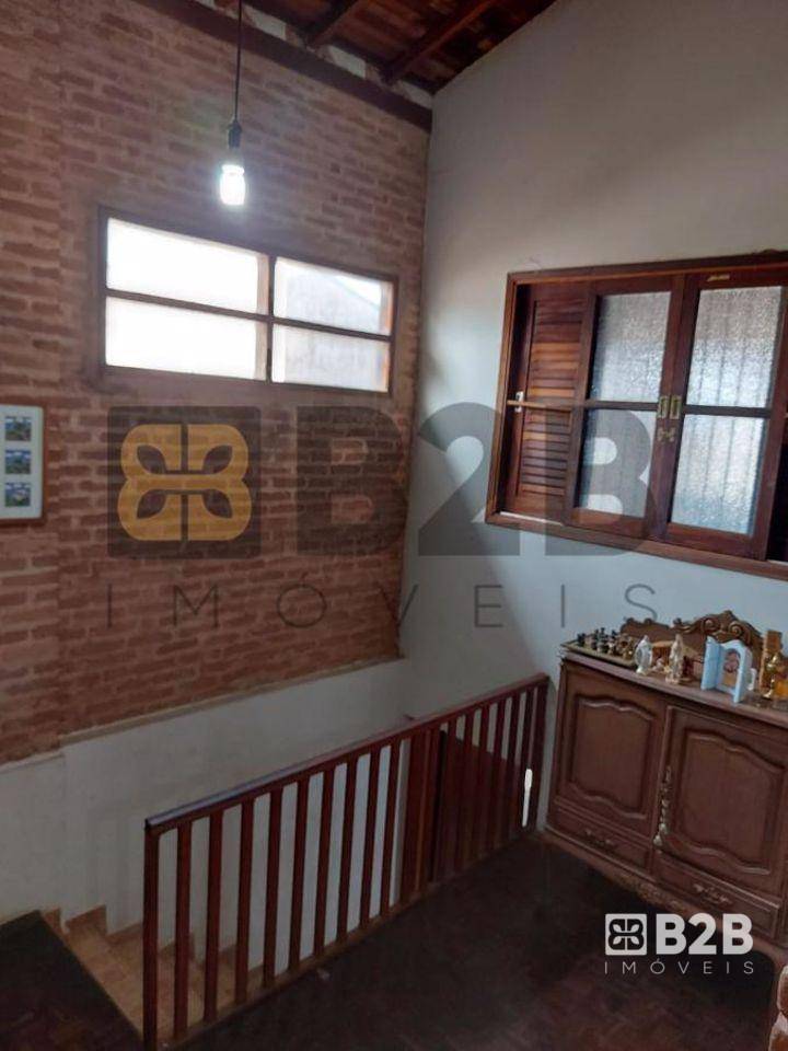 Casa à venda com 5 quartos, 232m² - Foto 13