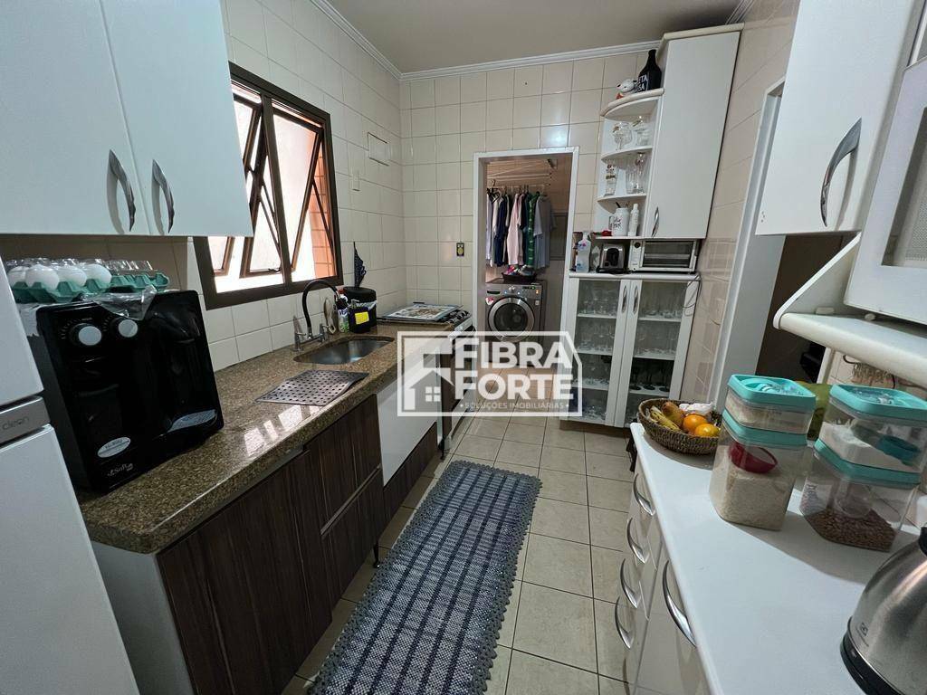 Apartamento à venda com 3 quartos, 94m² - Foto 4