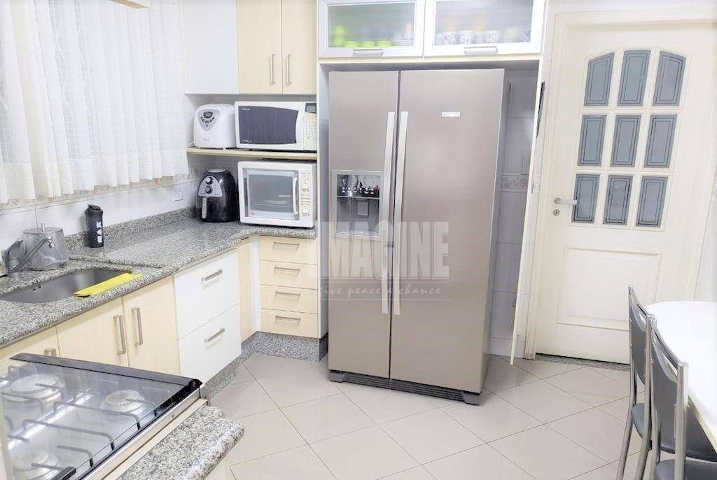 Sobrado à venda com 3 quartos, 210m² - Foto 2