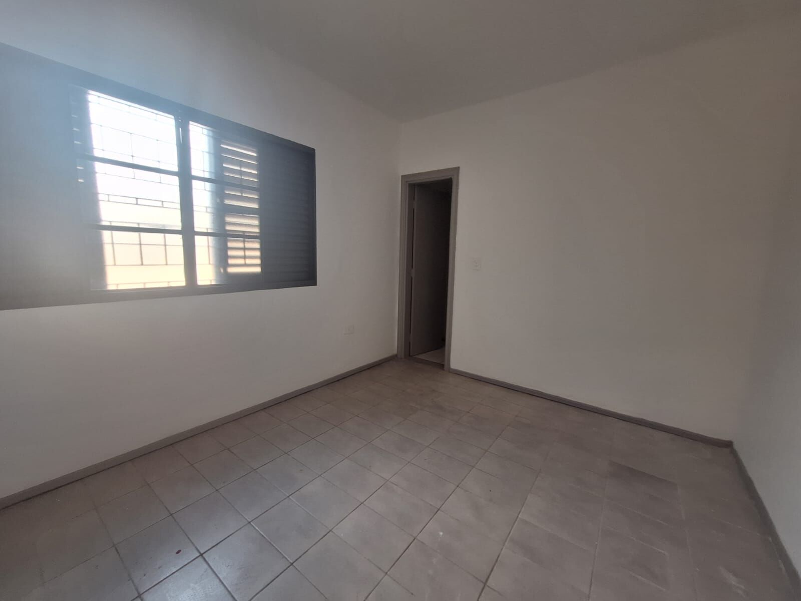 Depósito-Galpão-Armazém para alugar com 5 quartos, 330m² - Foto 3