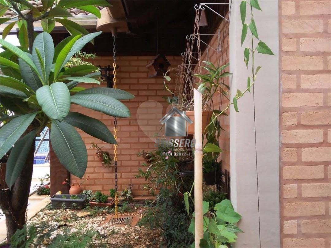 Casa, 2 quartos, 246 m² - Foto 1