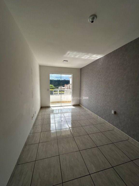 Apartamento à venda com 2 quartos, 79m² - Foto 2