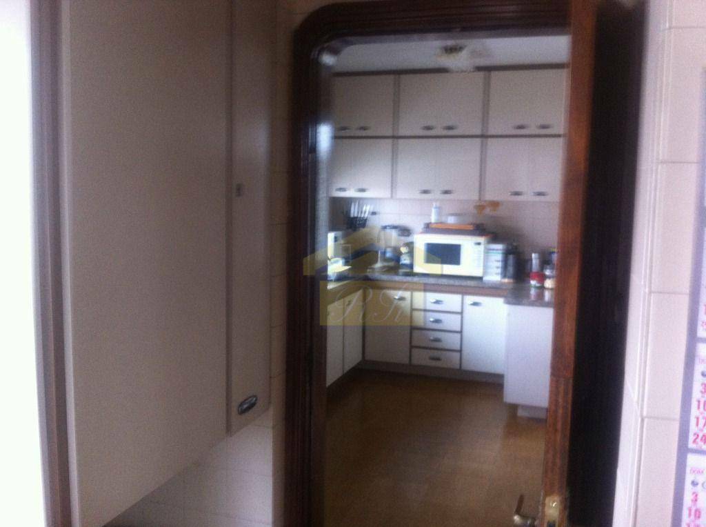 Apartamento à venda com 3 quartos, 180m² - Foto 11